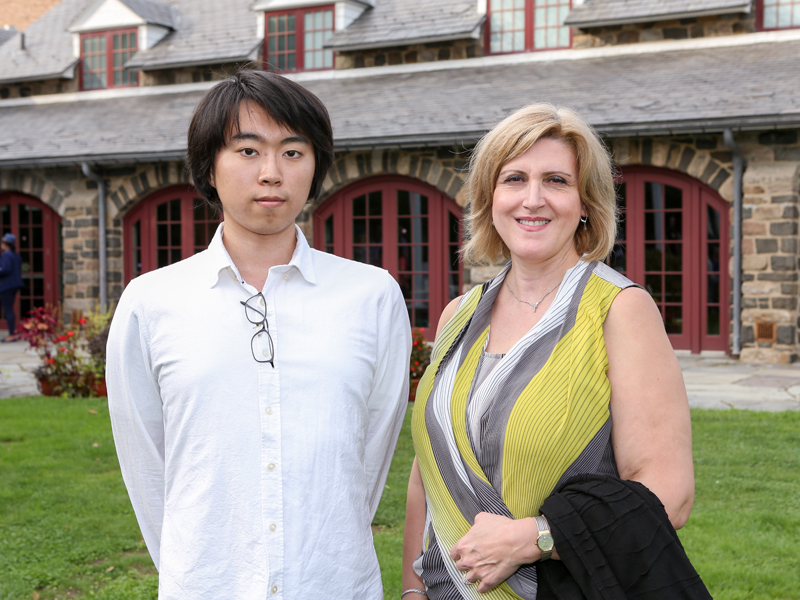 Dr. Melin Drini with CRSP Mentee Taeho Lee
