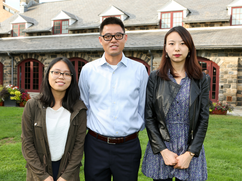 Dr. Sujun Wei with CRSP Mentees Jiayi Xue & Xiaofang Yu