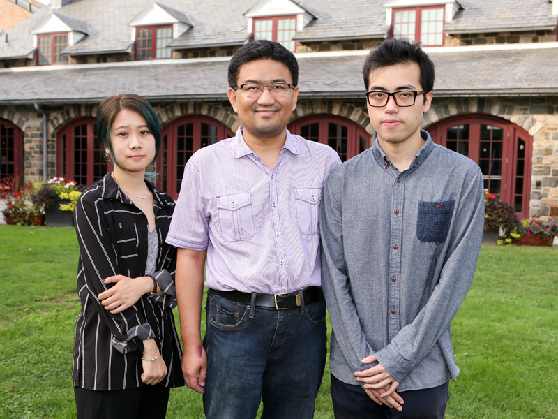 Dr. Wenjian Liu with CRSP Mentees Yanyan Chen & Wenshu Dong